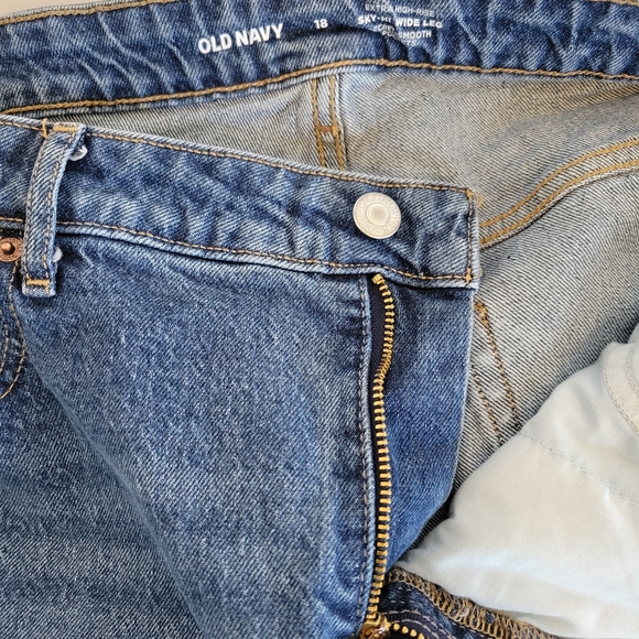 Old Navy Extra High-Rise Sky-Hi Wide Leg Cut Off Blue Jeans Womens Size 18 Flare - Picture 9 of 11